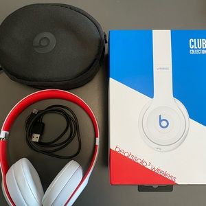 (SOLD) Beats Solo3 wireless on ear headphones
